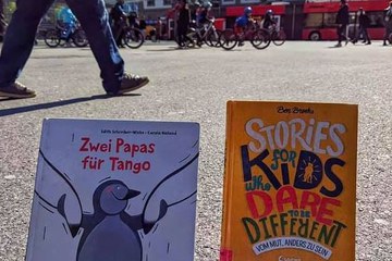 Werbung Kornhausbibliotheken für Büchertisch. Vergrösserte Ansicht