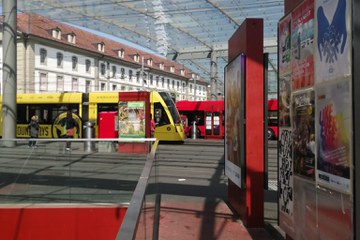 Plakat am Bahnhof Bern. Vergrösserte Ansicht