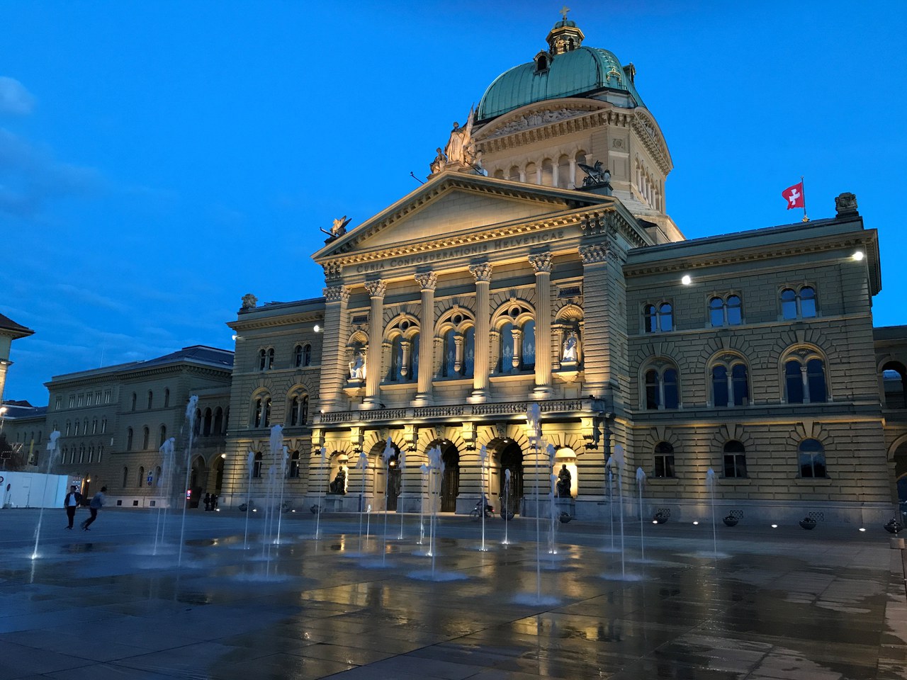 Bund stärkt Zusammenarbeit mit Kantonen und Städten (Symbolbild Bundesplatz)