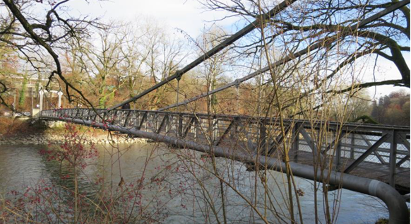 Man sieht hier den Schönausteg, eine Brücke