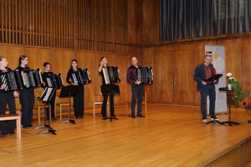 Musikerinnen. Vergrösserte Ansicht