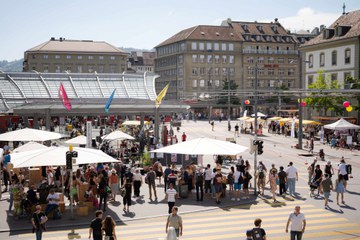 Eröffnungsfest der Berner Nachhaltigkeitstage 2024 auf dem Bahnhofplatz (Foto: Manuel Lopez). Vergrösserte Ansicht